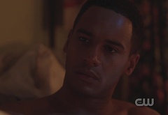 Elliot Knight nude and erotic gay scenes