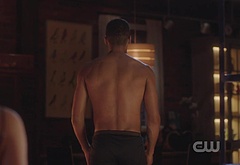 Elliot Knight nude and erotic gay scenes