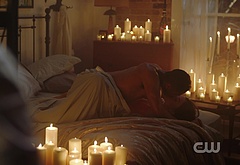 Elliot Knight nude and erotic gay scenes