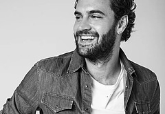 Tom Bateman sexy posing photos