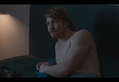 Joe Alwyn nude and sex scenes