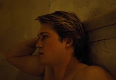 Joe Alwyn nude and sex scenes