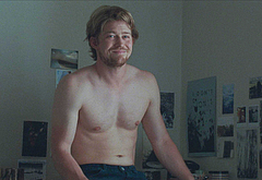 Joe Alwyn nude and sex scenes