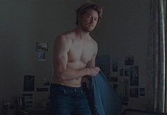 Joe Alwyn nude and sex scenes