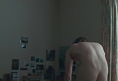Joe Alwyn nude and sex scenes