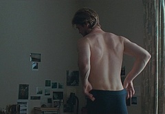 Joe Alwyn nude and sex scenes