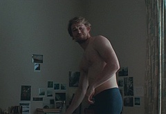 Joe Alwyn nude and sex scenes