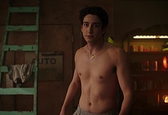 Milo Manheim nude and erotic underwear scenes