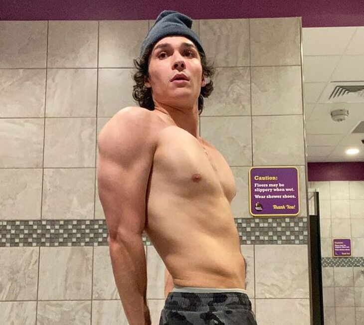 Benjamin Wadsworth nudes