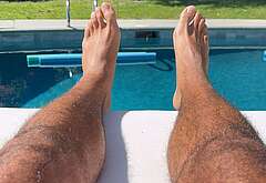 Michael Evans Behling foot photos
