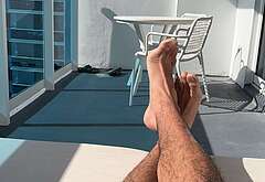 Michael Evans Behling foot photos