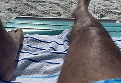 Michael Evans Behling foot photos