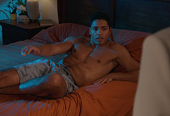 Michael Evans Behling nude and sex scenes