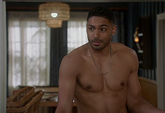 Michael Evans Behling nude and sex scenes