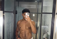 Michael Evans Behling shirtless and underwear pics