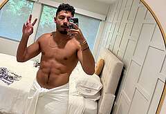 Michael Evans Behling shirtless and underwear pics