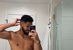 Michael Evans Behling shirtless and underwear pics