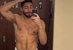 Michael Evans Behling shirtless and underwear pics