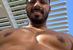 Michael Evans Behling shirtless and underwear pics