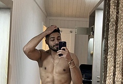 Michael Evans Behling shirtless and underwear pics
