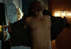 Richard Harmon shirtless in The 100 3-01 Wanheda Part 1