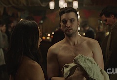 Richard Harmon shirtless in The 100 7-05 Welcome To Bardo