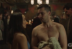 Richard Harmon shirtless in The 100 7-05 Welcome To Bardo
