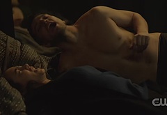 Richard Harmon shirtless in The 100 7-12 The Stranger