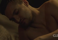 Richard Harmon shirtless in The 100 7-12 The Stranger