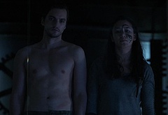 Richard Harmon shirtless in The 100 4-09 DNR