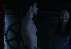 Richard Harmon shirtless in The 100 4-09 DNR