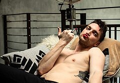 Richard Harmon shirtless and sexy pics