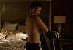 Richard Harmon naked in The 100 7-07 The Queens Gambit