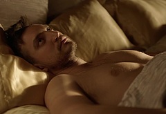 Richard Harmon naked in The 100 7-07 The Queens Gambit