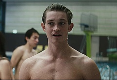 Damian Hardung shirtless in How To Sell Drugs Online 1-01 Nerd Today Boss Tomorrow