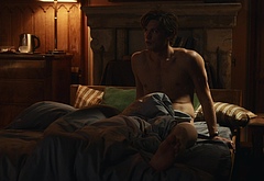 Damian Hardung shirtless in Maxton Hall 1-04 The Moment Of Truth