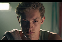 Damian Hardung shirtless in How To Sell Drugs Online 3-05 To make amends maybe be friends