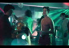 Damian Hardung shirtless in How To Sell Drugs Online 3-05 To make amends maybe be friends