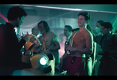 Damian Hardung shirtless in How To Sell Drugs Online 3-05 To make amends maybe be friends