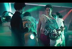Damian Hardung shirtless in How To Sell Drugs Online 3-05 To make amends maybe be friends