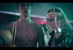 Damian Hardung shirtless in How To Sell Drugs Online 3-05 To make amends maybe be friends