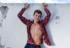 Damian Hardung nude and erotic photos