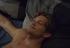 Damian Hardung shirtless in Softies 1-01 Episode 1 1