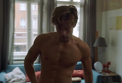 Damian Hardung shirtless in Softies 1-01 Episode 1 1