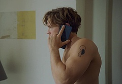 Damian Hardung shirtless in Softies 1-01 Episode 1 1