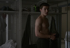 Michael Johnston shirtless in Teen Wolf 5-13 Codominance