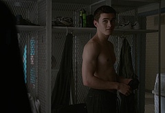 Michael Johnston shirtless in Teen Wolf 5-13 Codominance