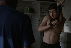 Michael Johnston shirtless in Teen Wolf 5-13 Codominance