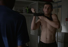 Michael Johnston shirtless in Teen Wolf 5-13 Codominance