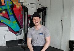 Noah Reid shirtless andcock bulge pics